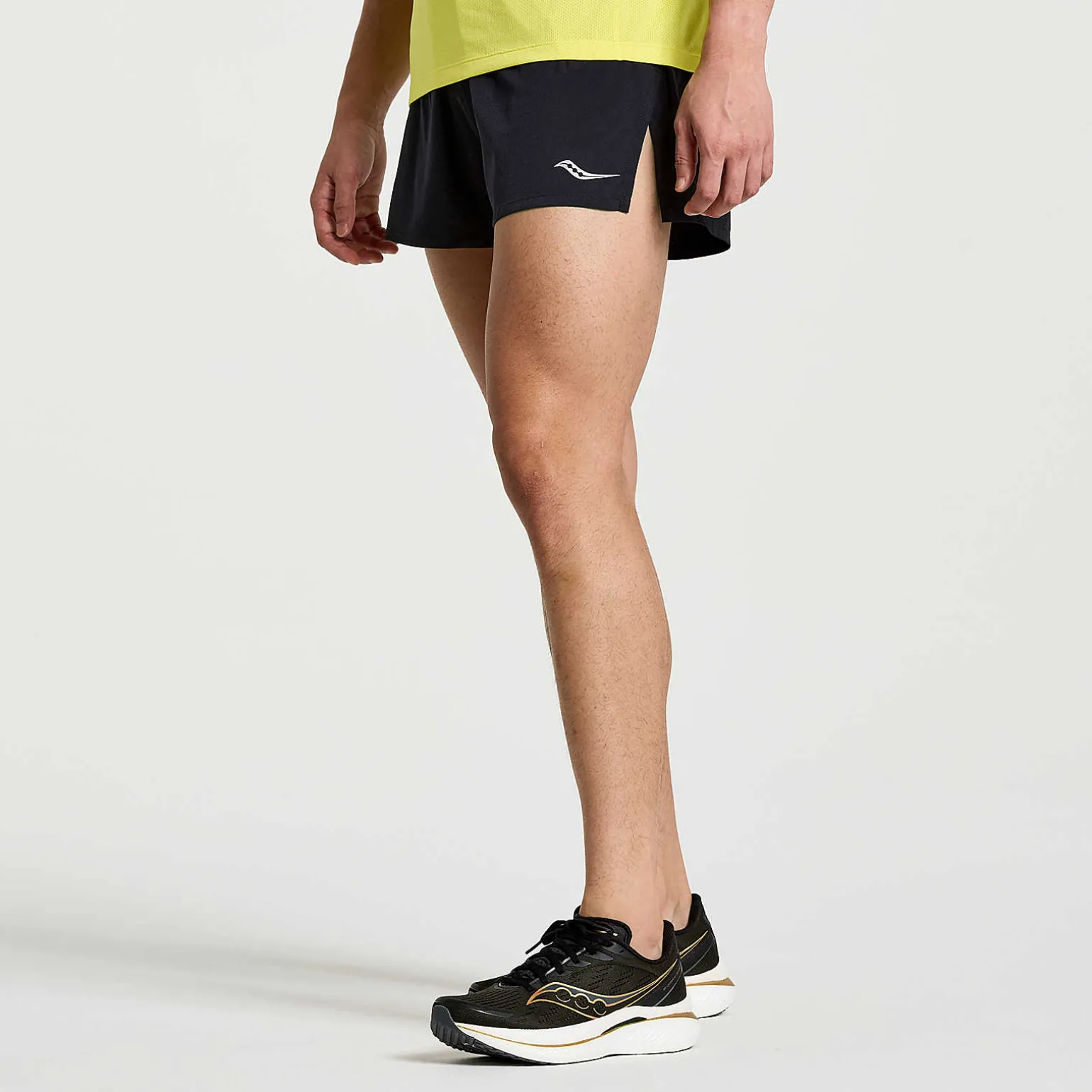 Saucony Outpace 2.5\" Split Short Black New
