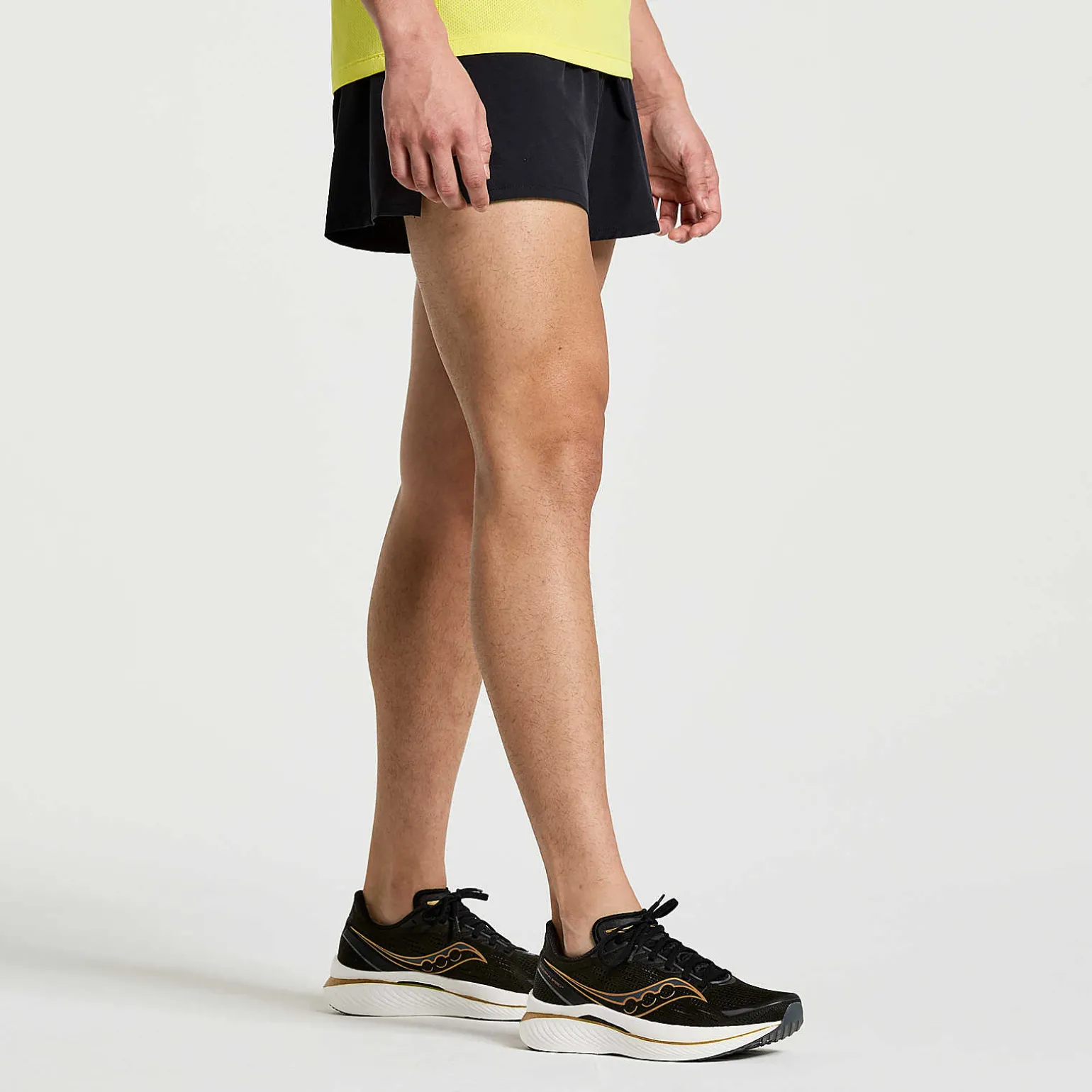 Saucony Outpace 2.5\" Split Short Black New
