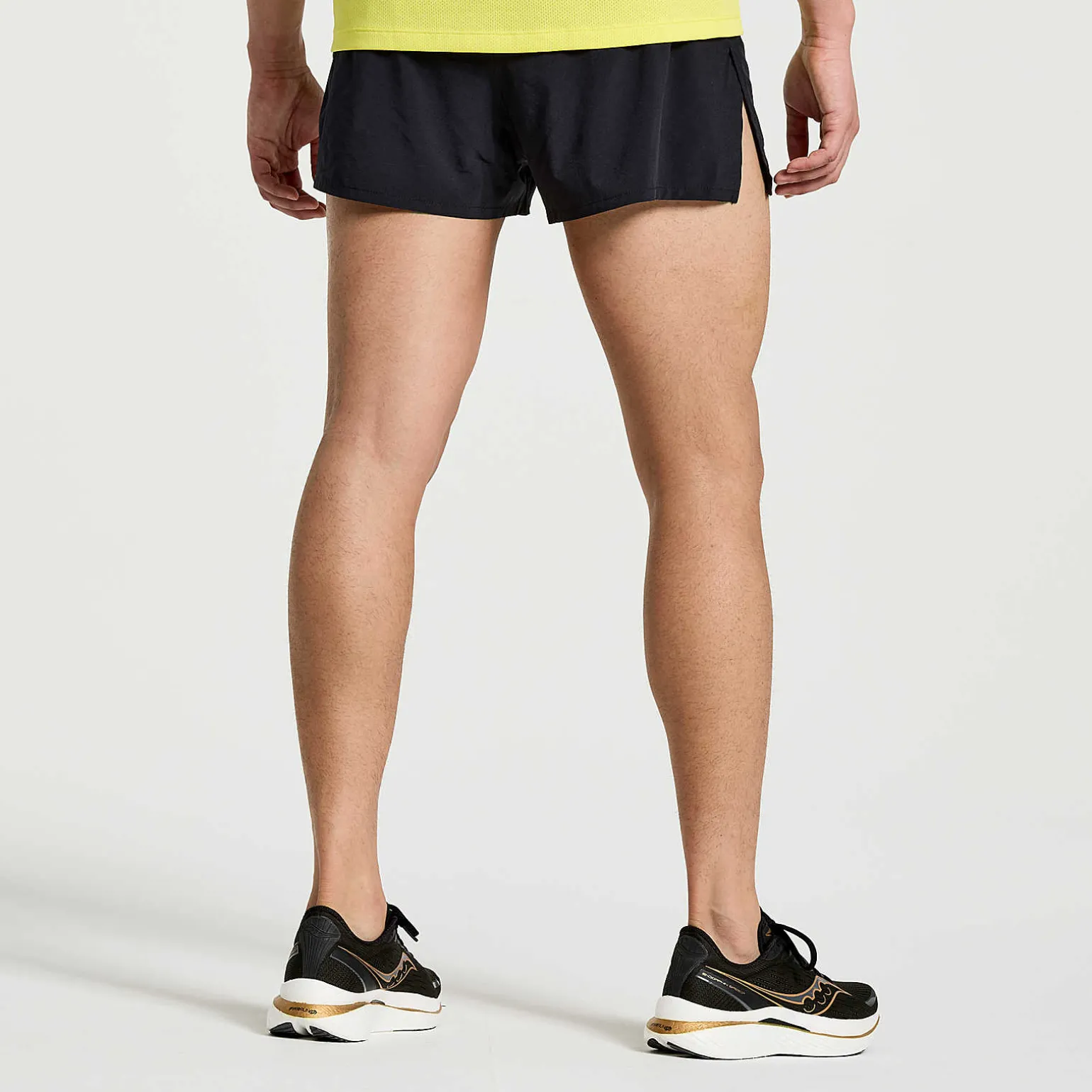 Saucony Outpace 2.5\" Split Short Black New